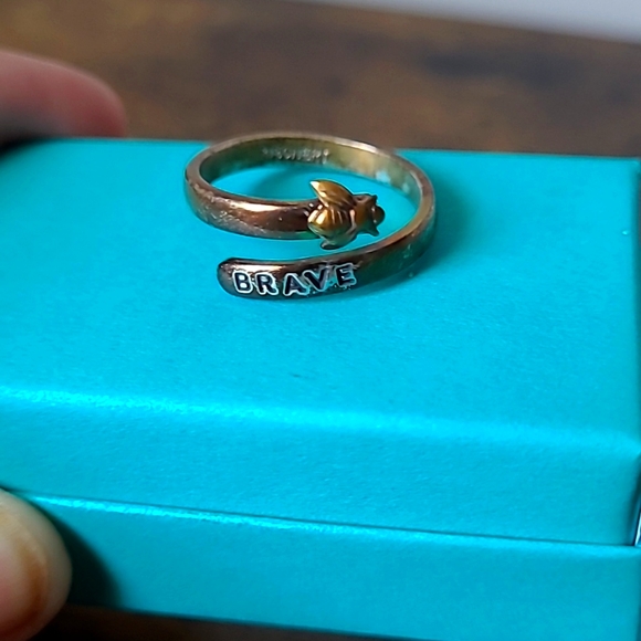 Ring - Picture 2 of 4